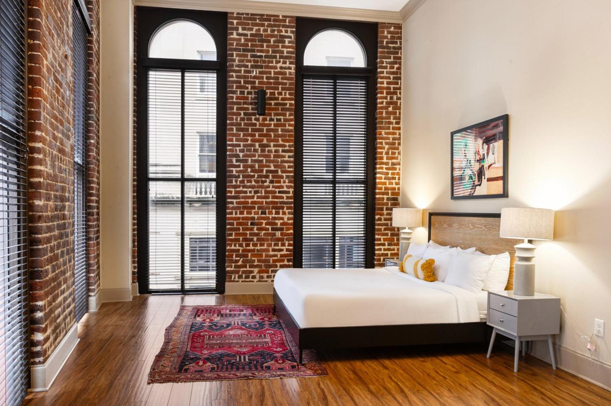 Chuck's Place Apartment